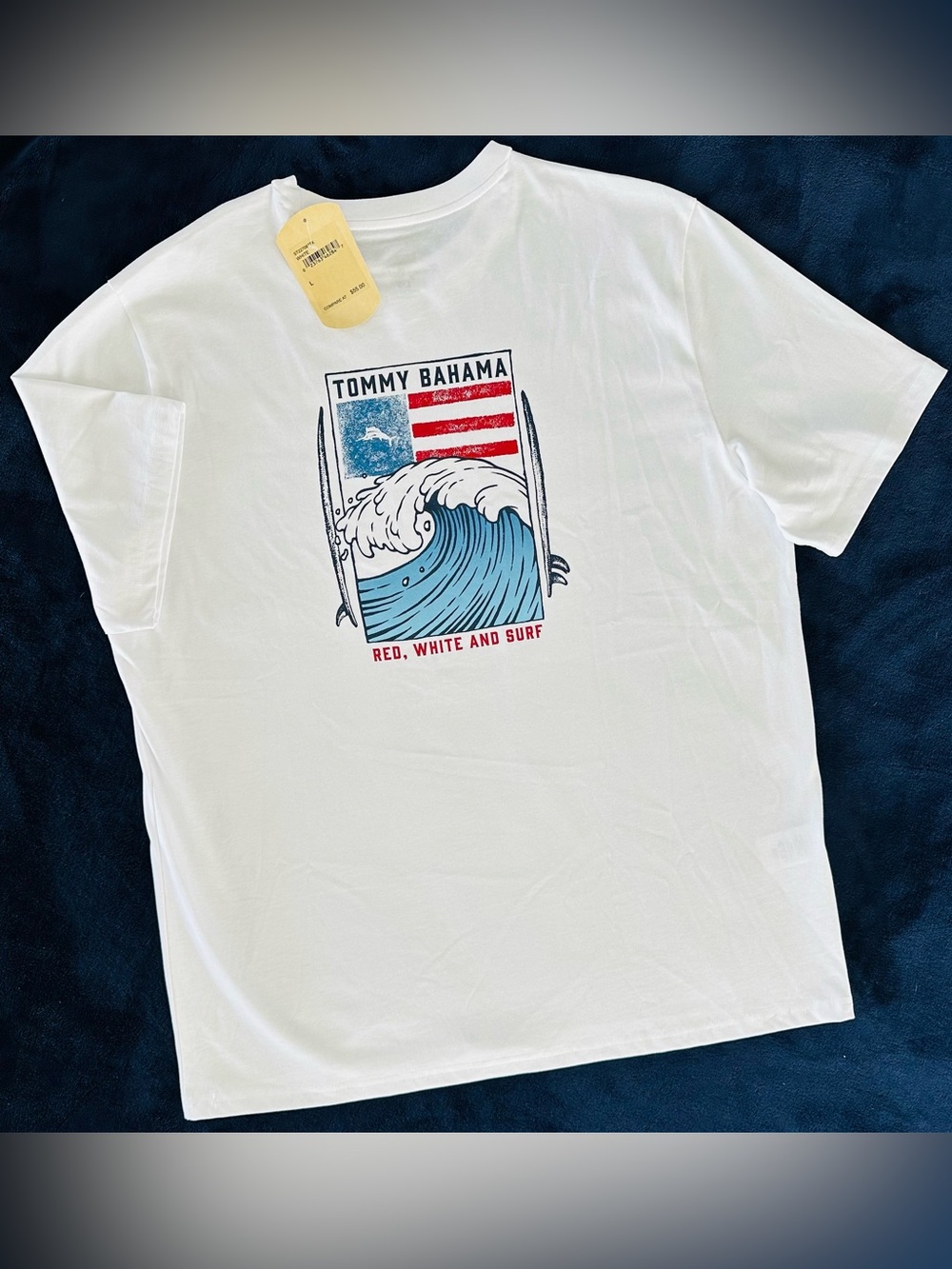 Tommy Bahama Men’s RED WHITE AND SURF T-shirt Large White NWT USA Flag Waves